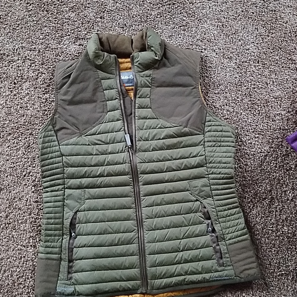 Eddie Bauer olive vest